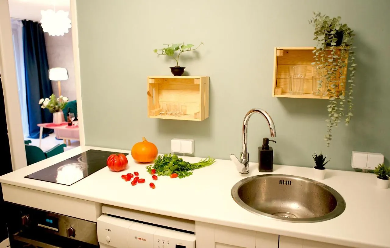 ורשה P&O Serviced Apartments Kinowa